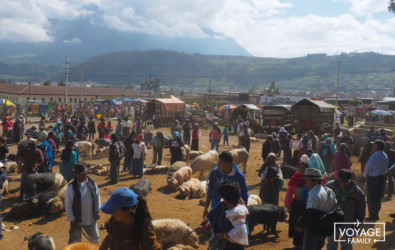 Marché d'Otavalo en équateur, amérique centrale